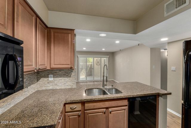 7474 E EARLL Drive 112, Scottsdale, AZ 85251