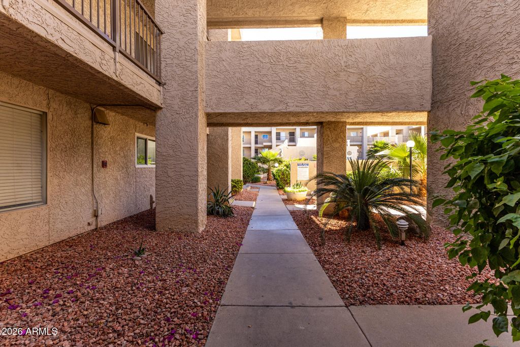 7474 E EARLL Drive 112, Scottsdale, AZ 85251 — photo 2