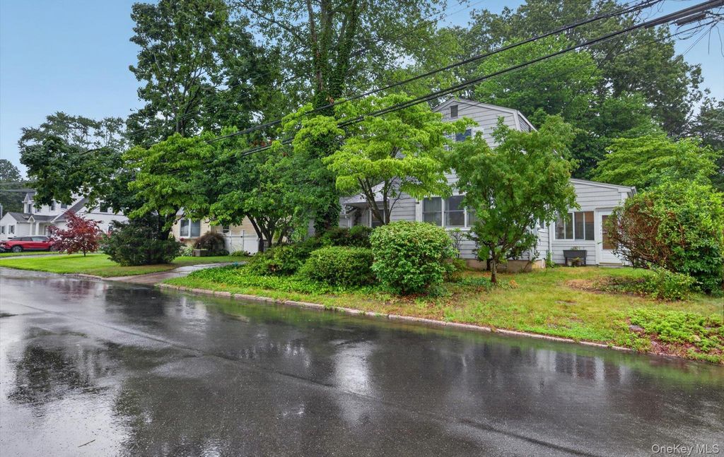 12 W Haven Drive, East Northport, NY 11731 — photo 2