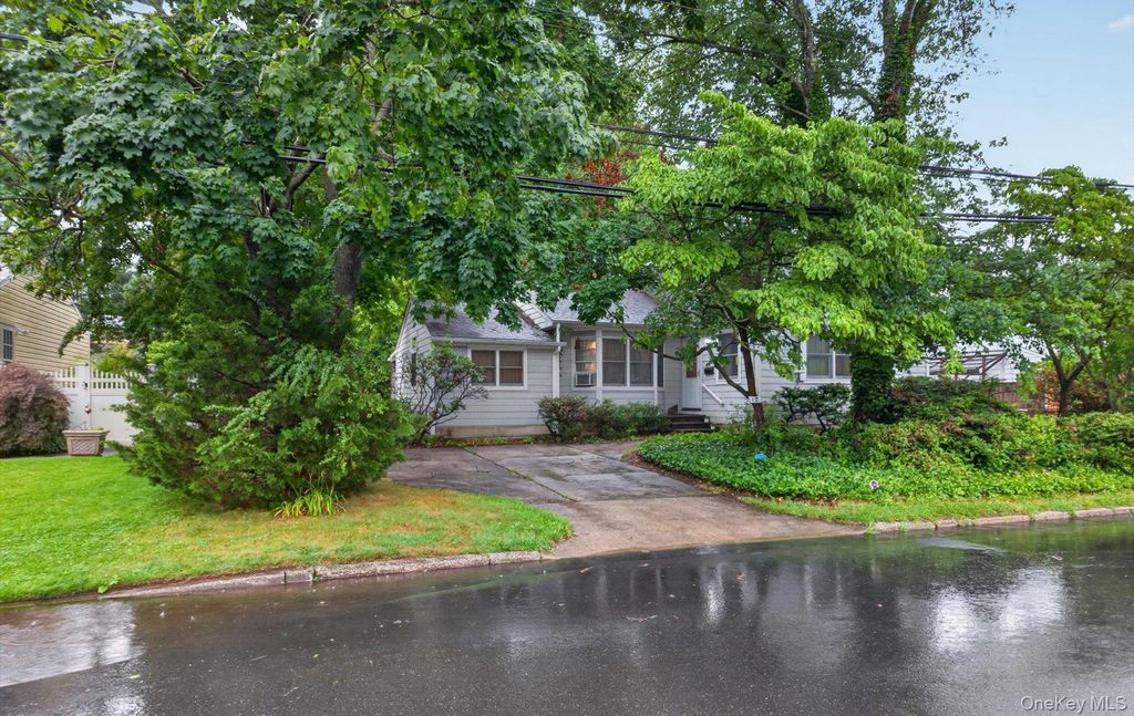 12 W Haven Drive, East Northport, NY 11731 — photo 4