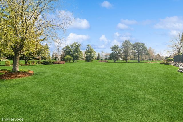 22846 W Lochanora Drive, Hawthorn Woods, IL 60047