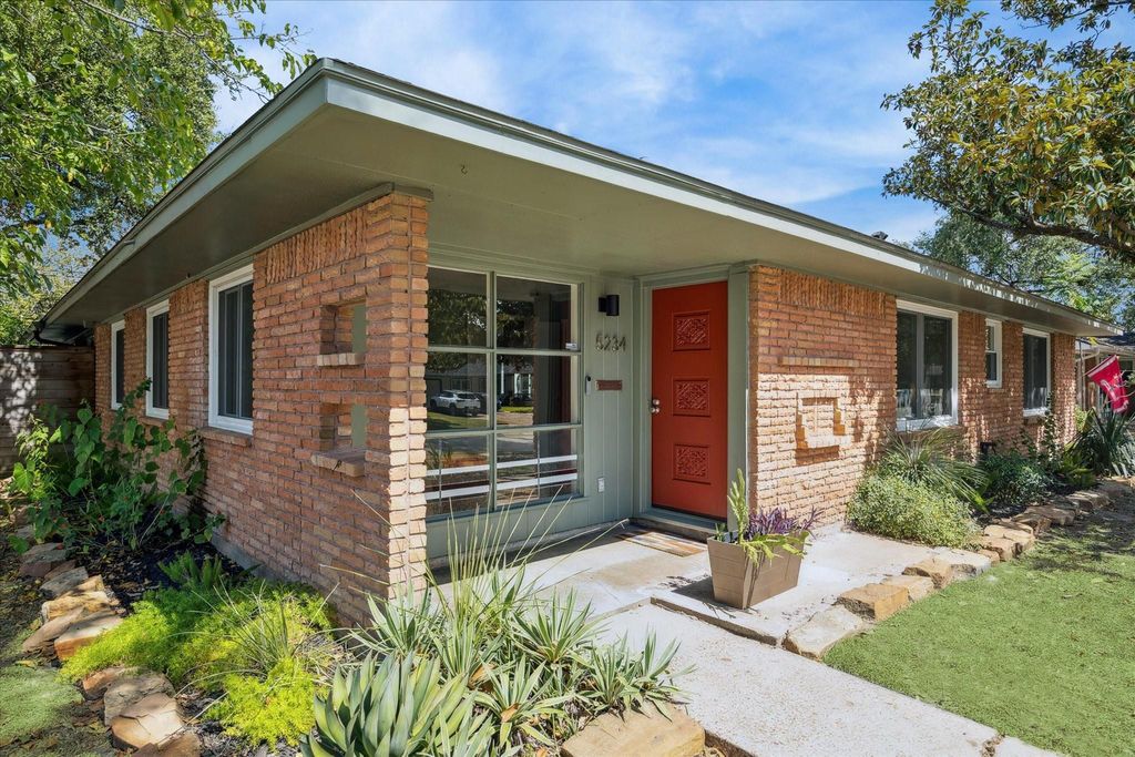 5234 Libbey Lane, Houston, TX 77092