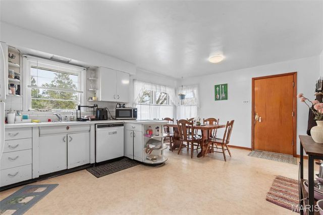 960 Chesterfield Parkway E, Chesterfield, MO 63017