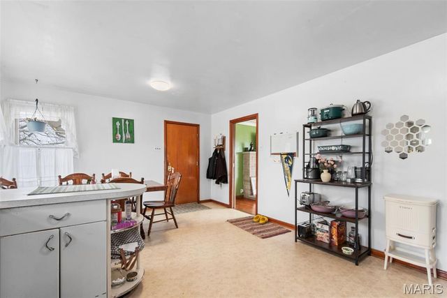 960 Chesterfield Parkway E, Chesterfield, MO 63017