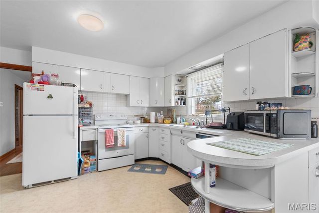 960 Chesterfield Parkway E, Chesterfield, MO 63017