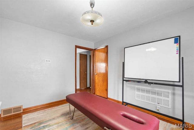 960 Chesterfield Parkway E, Chesterfield, MO 63017