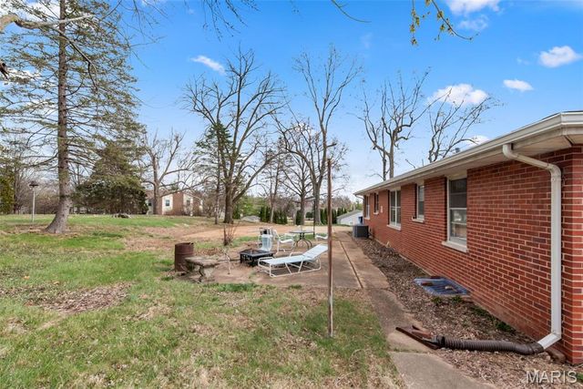 960 Chesterfield Parkway E, Chesterfield, MO 63017