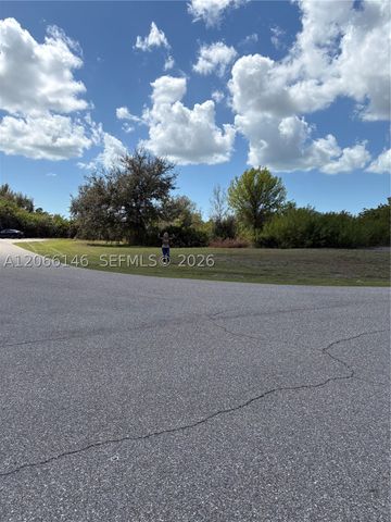 17425 EDGEWATER DR, Port Charlotte, FL 33948