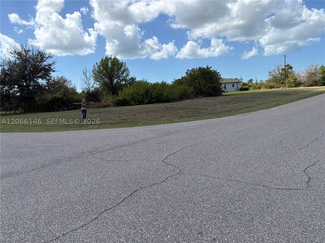 17425 EDGEWATER DR, Port Charlotte, FL 33948
