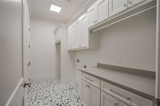 2719 Village Road, Granbury, TX 76049