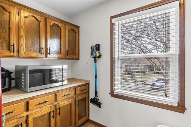 121 SW 26th Street Court, Blue Springs, MO 64015