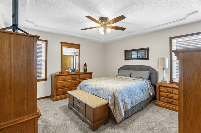 121 SW 26th Street Court, Blue Springs, MO 64015