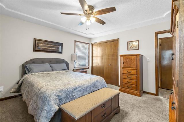 121 SW 26th Street Court, Blue Springs, MO 64015