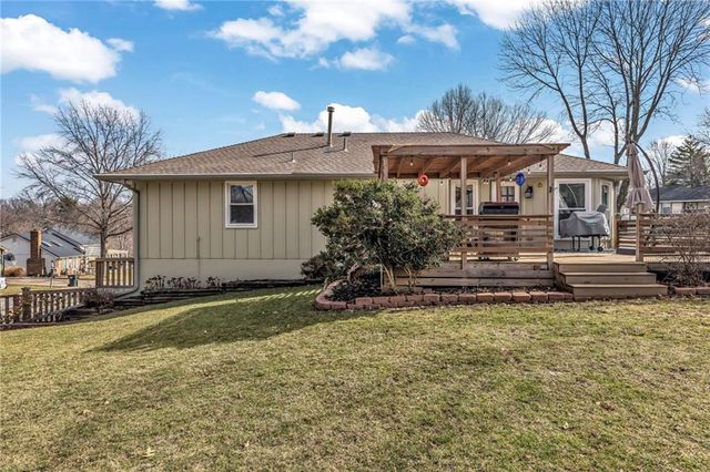 121 SW 26th Street Court, Blue Springs, MO 64015