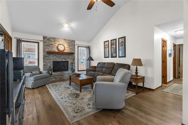 121 SW 26th Street Court, Blue Springs, MO 64015