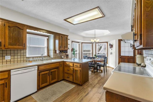 121 SW 26th Street Court, Blue Springs, MO 64015