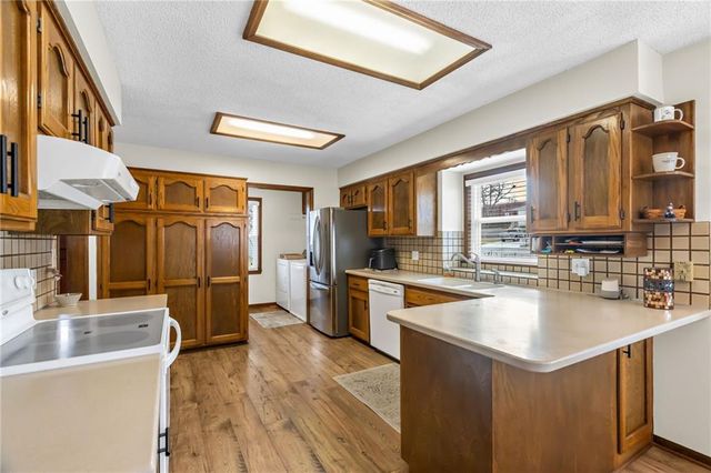 121 SW 26th Street Court, Blue Springs, MO 64015