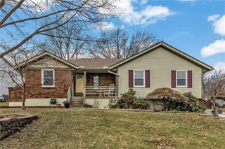 121 SW 26th Street Court, Blue Springs, MO 64015