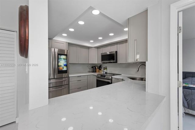 16546 NE 26th Ave 3J, North Miami Beach, FL 33160