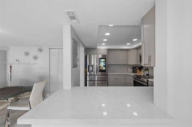 16546 NE 26th Ave 3J, North Miami Beach, FL 33160