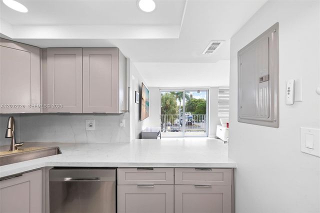 16546 NE 26th Ave 3J, North Miami Beach, FL 33160