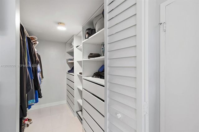 16546 NE 26th Ave 3J, North Miami Beach, FL 33160