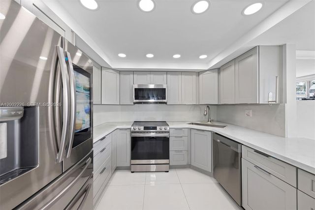 16546 NE 26th Ave 3J, North Miami Beach, FL 33160