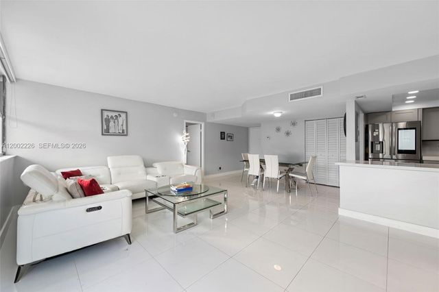 16546 NE 26th Ave 3J, North Miami Beach, FL 33160