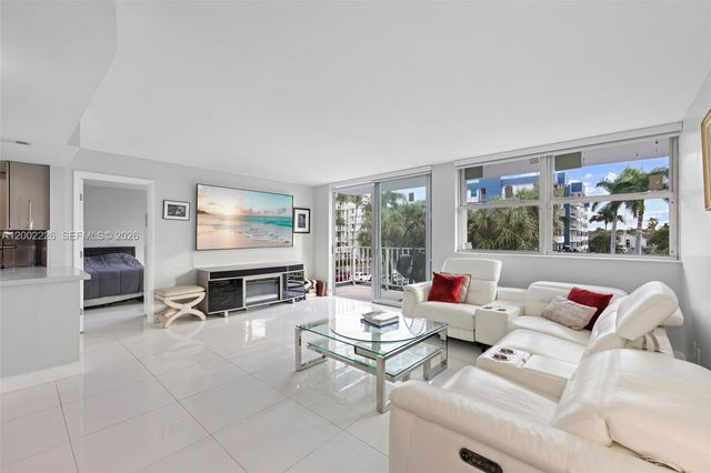 16546 NE 26th Ave 3J, North Miami Beach, FL 33160