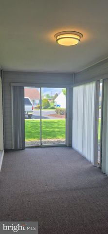24 SOUTHPOINT DR, Mechanicsburg, PA 17055