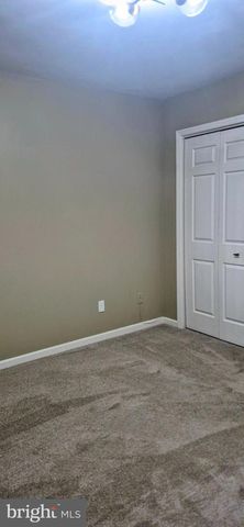 24 SOUTHPOINT DR, Mechanicsburg, PA 17055