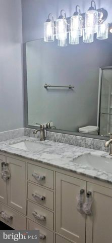 24 SOUTHPOINT DR, Mechanicsburg, PA 17055