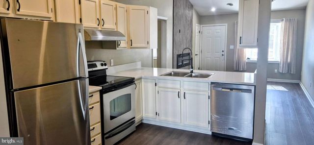 24 SOUTHPOINT DR, Mechanicsburg, PA 17055