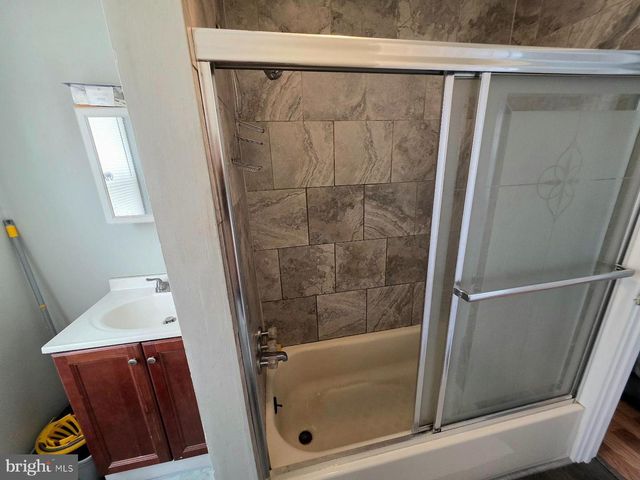 213 LAUREL ST, Beverly, NJ 08010