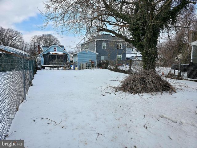 213 LAUREL ST, Beverly, NJ 08010