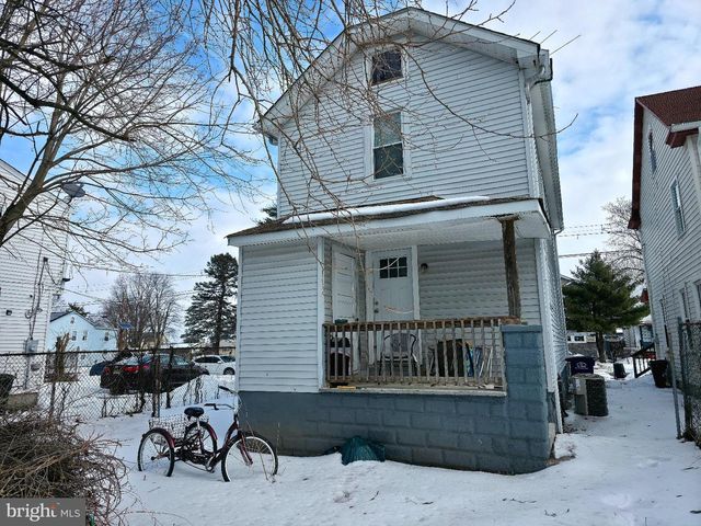 213 LAUREL ST, Beverly, NJ 08010