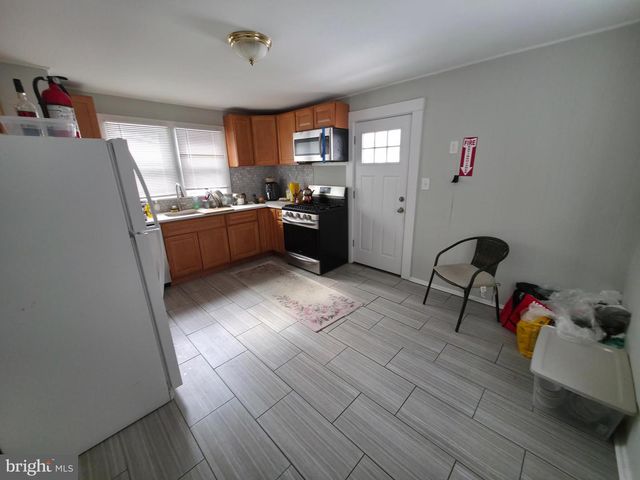 213 LAUREL ST, Beverly, NJ 08010