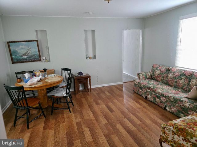 213 LAUREL ST, Beverly, NJ 08010