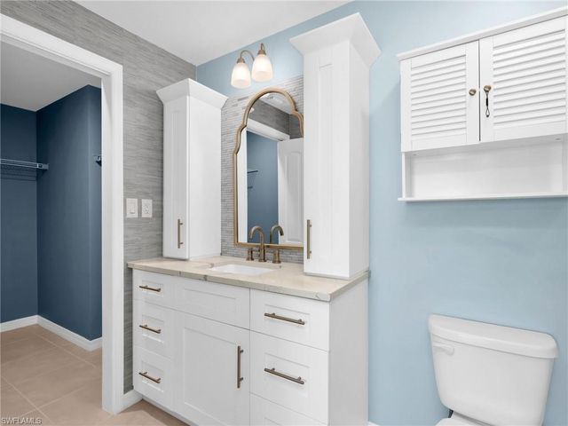 731 Hadley PL W, Naples, FL 34104