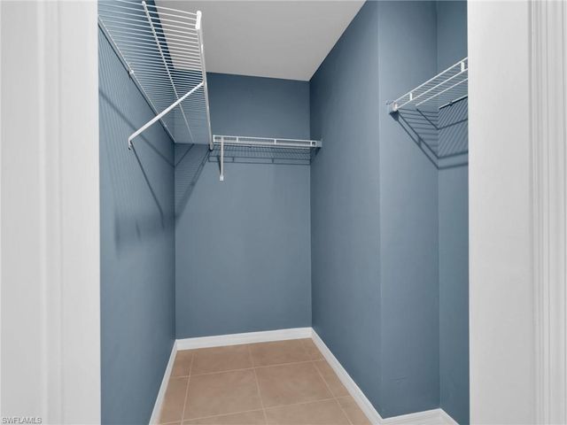 731 Hadley PL W, Naples, FL 34104