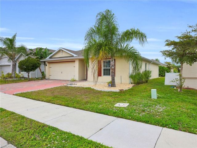 731 Hadley PL W, Naples, FL 34104