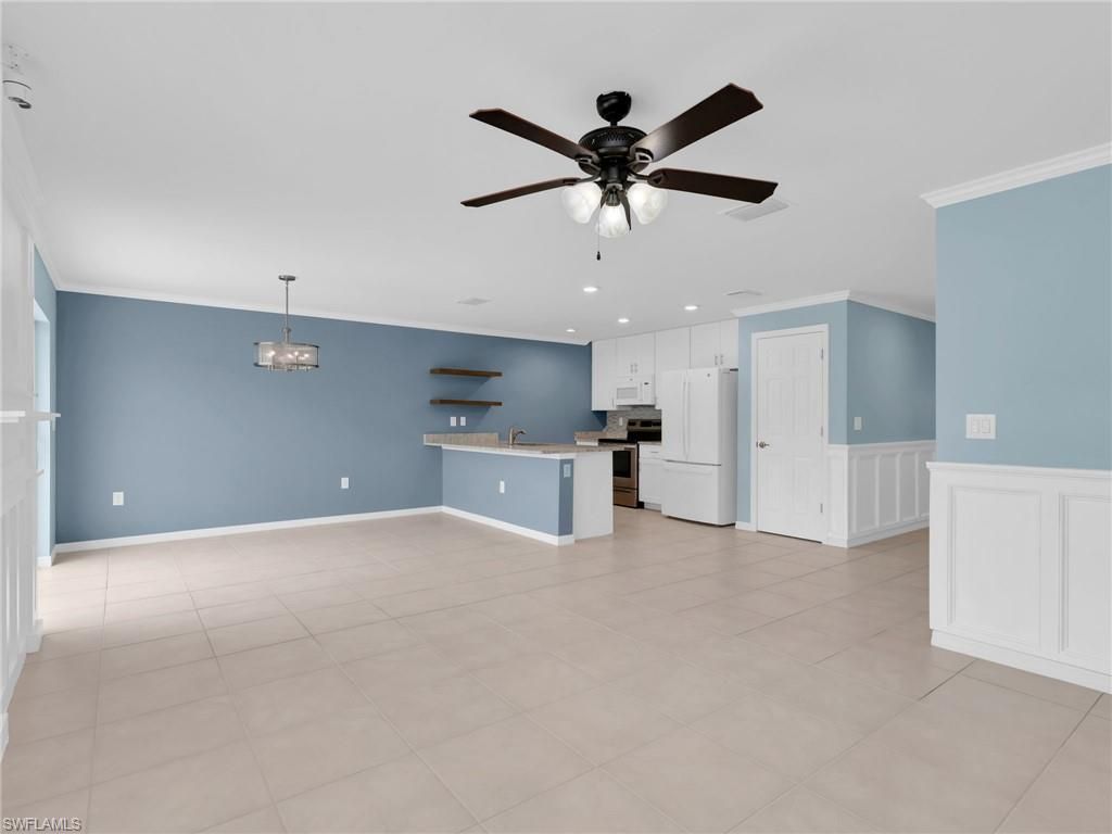 731 Hadley PL W, Naples, FL 34104