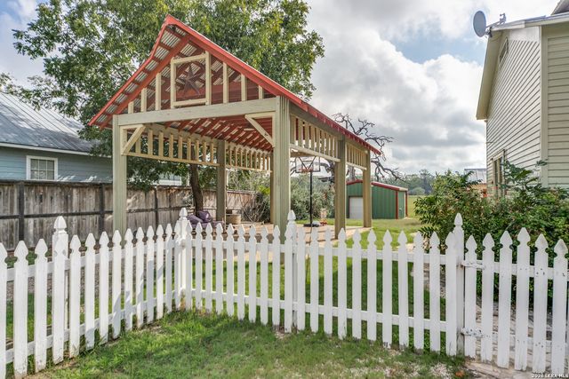1201 Sisterdale, Boerne, TX 78006