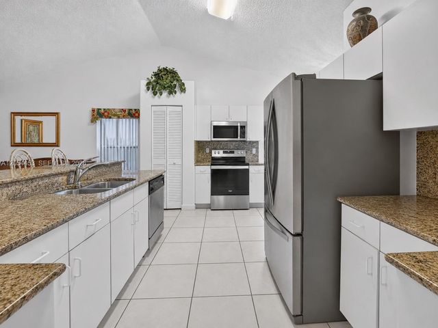 709 NW 177th Ave, Pembroke Pines, FL 33029
