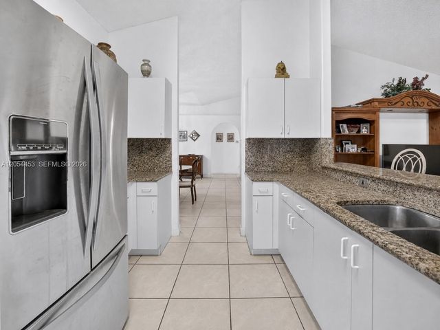 709 NW 177th Ave, Pembroke Pines, FL 33029