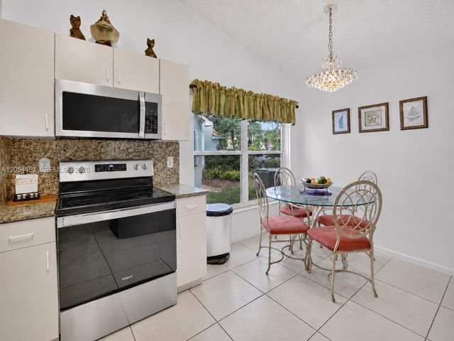 709 NW 177th Ave, Pembroke Pines, FL 33029