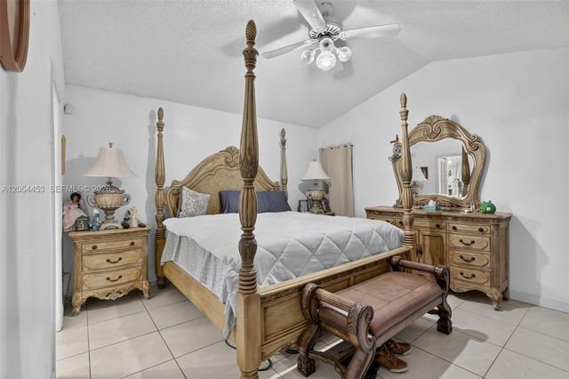 709 NW 177th Ave, Pembroke Pines, FL 33029