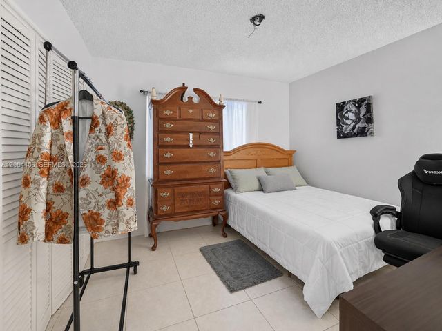709 NW 177th Ave, Pembroke Pines, FL 33029