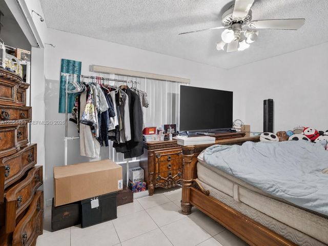 709 NW 177th Ave, Pembroke Pines, FL 33029