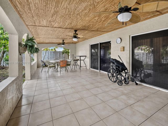 709 NW 177th Ave, Pembroke Pines, FL 33029